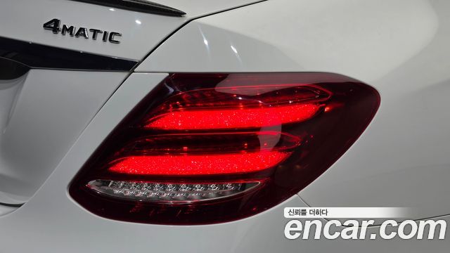 Mercedes-Benz E-Class 2019 — photo 9
