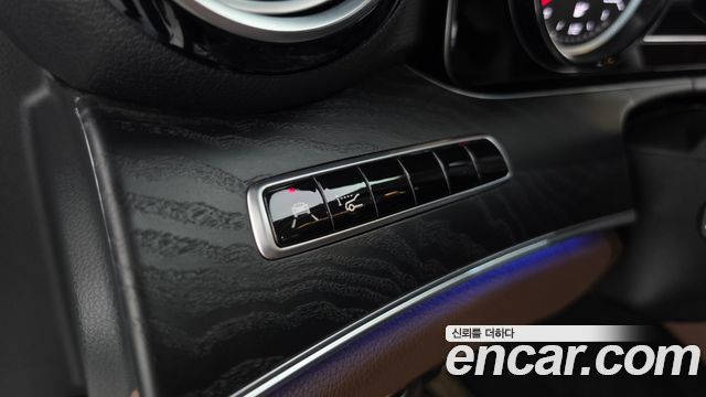Mercedes-Benz E-Class 2019 — photo 28