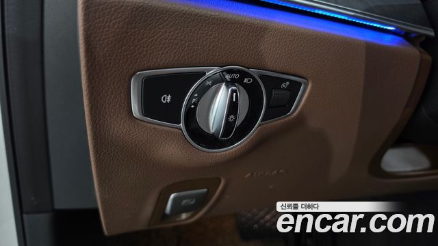 Mercedes-Benz E-Class 2019 — photo 29