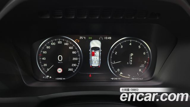 Volvo XC90 2019 — photo 8