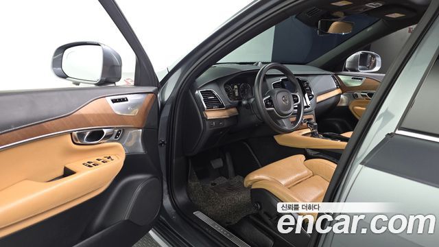 Volvo XC90 2019 — photo 10