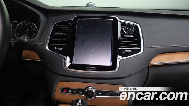 Volvo XC90 2019 — photo 14