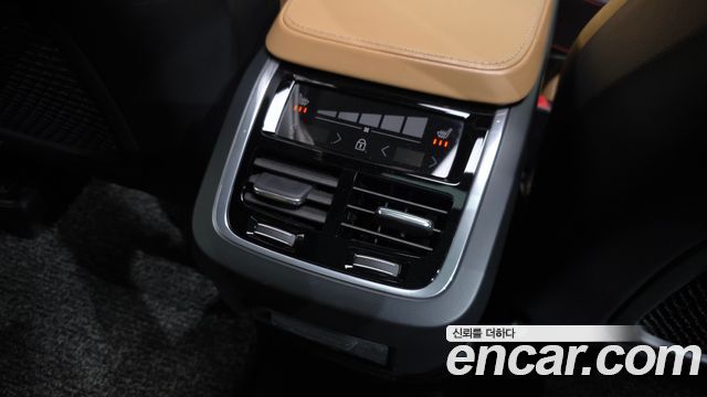Volvo XC90 2019 — photo 18