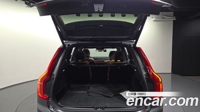 Volvo XC90 2019 — photo 20