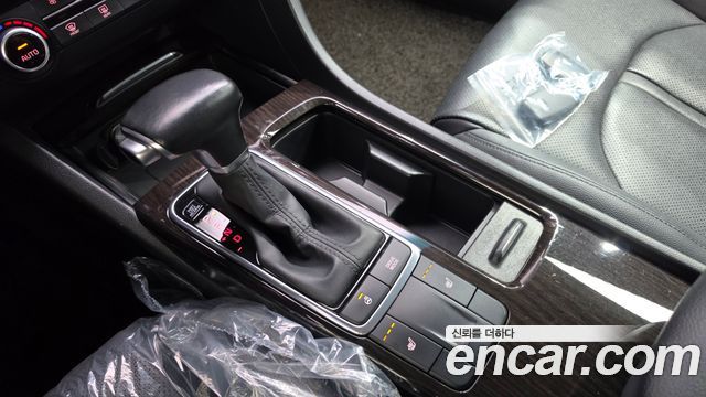 Kia K5 2016 — photo 12