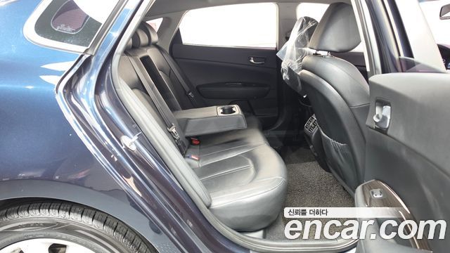 Kia K5 2016 — photo 17