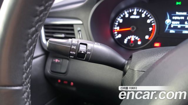 Kia K5 2016 — photo 24