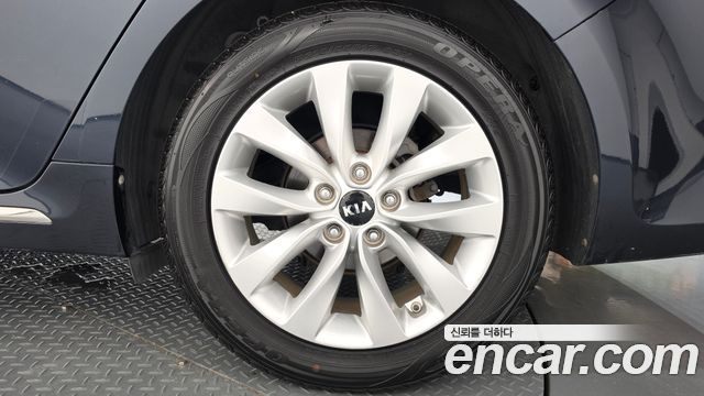 Kia K5 2016 — photo 7