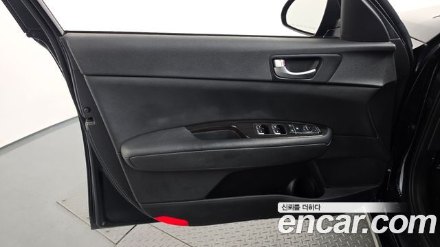Kia K5 2016 — photo 14