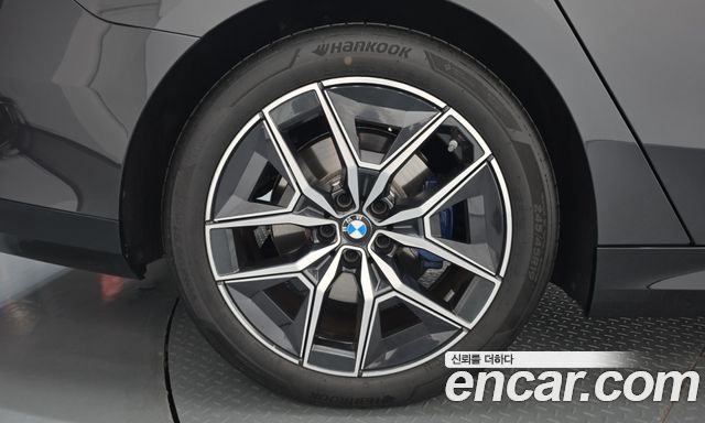 BMW 5-Series 2025 — photo 5