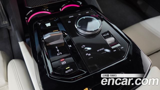 BMW 5-Series 2025 — photo 12