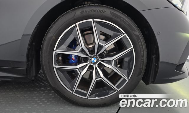 BMW 5-Series 2025 — photo 7