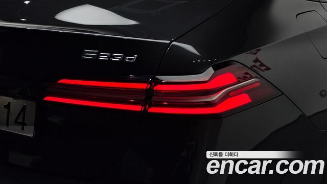 BMW 5-Series 2025 — photo 9