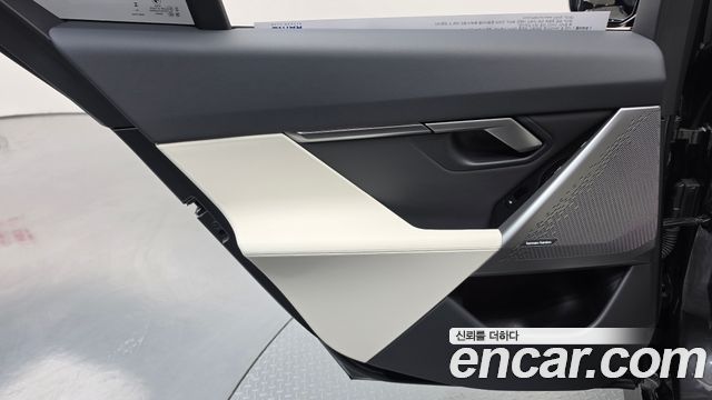 BMW 5-Series 2025 — photo 15