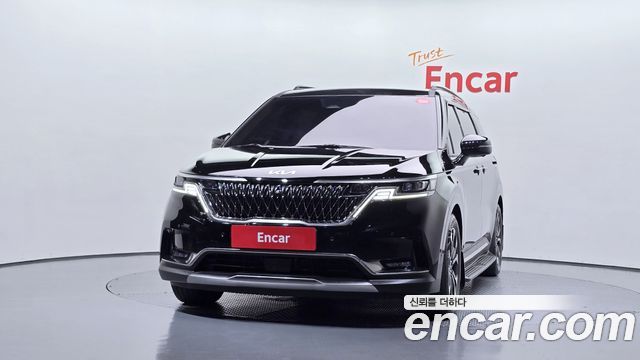 Kia Canival 2023 — photo 3