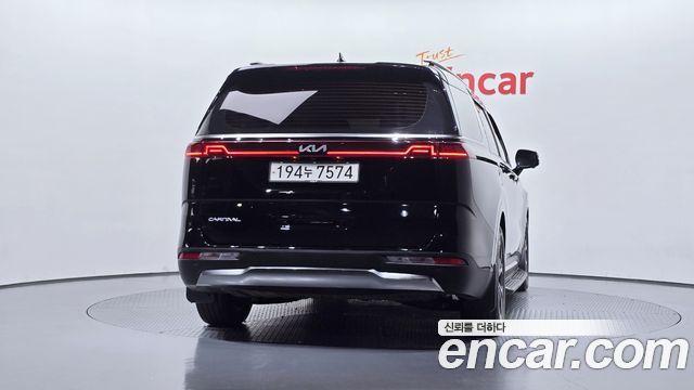 Kia Canival 2023 — photo 4