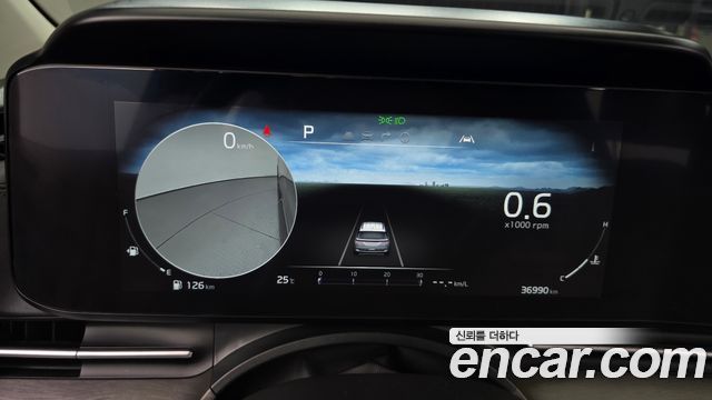 Kia Canival 2023 — photo 11