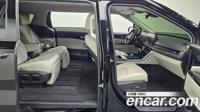 Kia Canival 2023 — photo 17