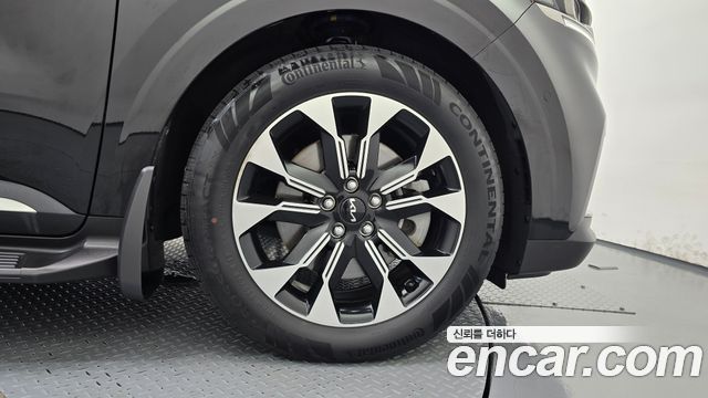 Kia Canival 2023 — photo 7