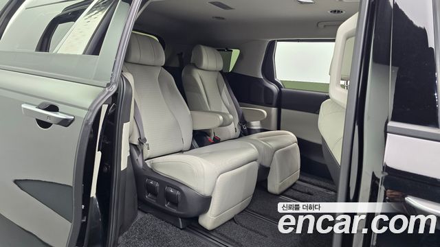 Kia Canival 2023 — photo 16