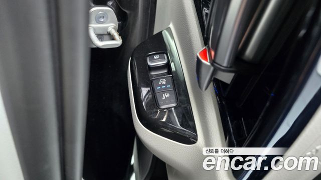 Kia Canival 2023 — photo 30