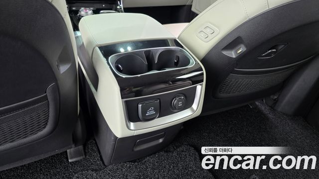 Kia Canival 2023 — photo 31
