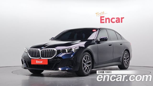 BMW 5-Series 2026 — photo 1