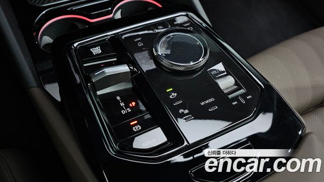 BMW 5-Series 2026 — photo 9