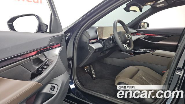 BMW 5-Series 2026 — photo 10