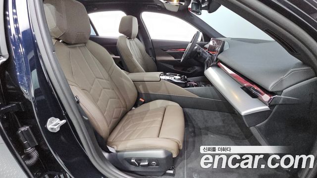 BMW 5-Series 2026 — photo 11