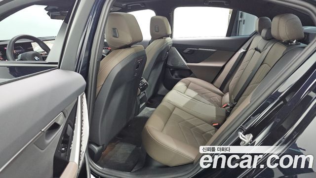 BMW 5-Series 2026 — photo 12