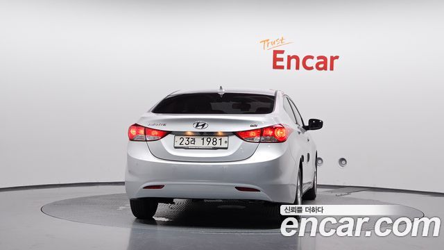 Hyundai AVANTE 2013 — photo 4