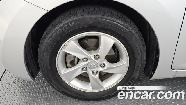 Hyundai AVANTE 2013 — photo 5