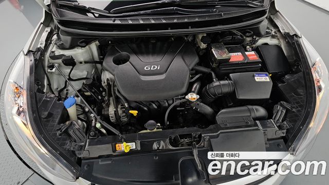 Hyundai AVANTE 2013 — photo 6