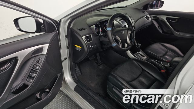 Hyundai AVANTE 2013 — photo 10