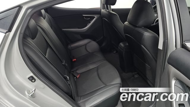 Hyundai AVANTE 2013 — photo 11