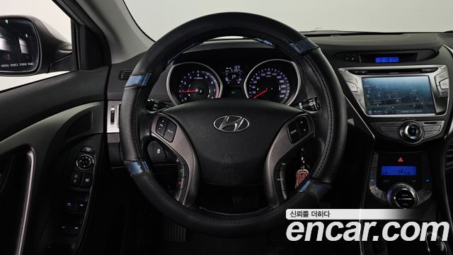 Hyundai AVANTE 2013 — photo 13