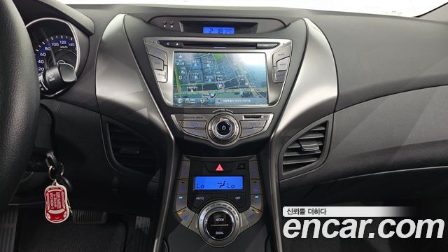 Hyundai AVANTE 2013 — photo 14