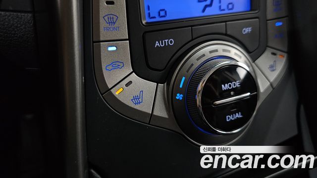 Hyundai AVANTE 2013 — photo 16