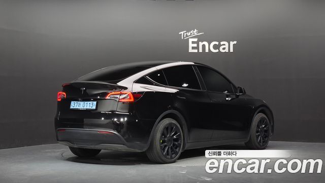 Tesla Model Y 2022 — photo 2