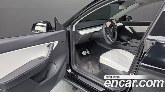 Tesla Model Y 2022 — photo 13