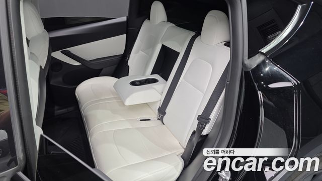 Tesla Model Y 2022 — photo 18