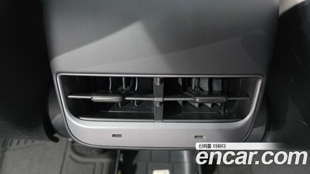 Tesla Model Y 2022 — photo 32