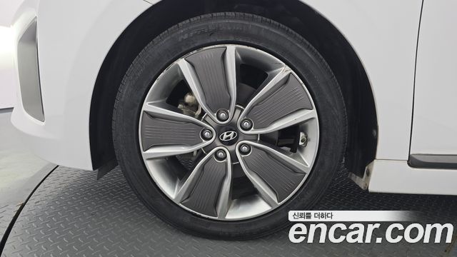 Hyundai Ioniq 2016 — photo 5