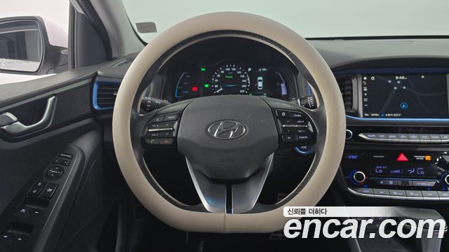 Hyundai Ioniq 2016 — photo 15