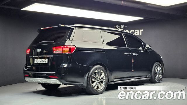 Kia Canival 2016 — photo 2