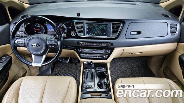 Kia Canival 2016 — photo 7