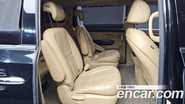 Kia Canival 2016 — photo 11