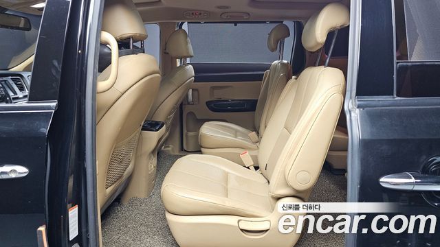 Kia Canival 2016 — photo 12