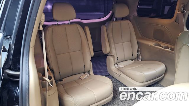 Kia Canival 2016 — photo 13